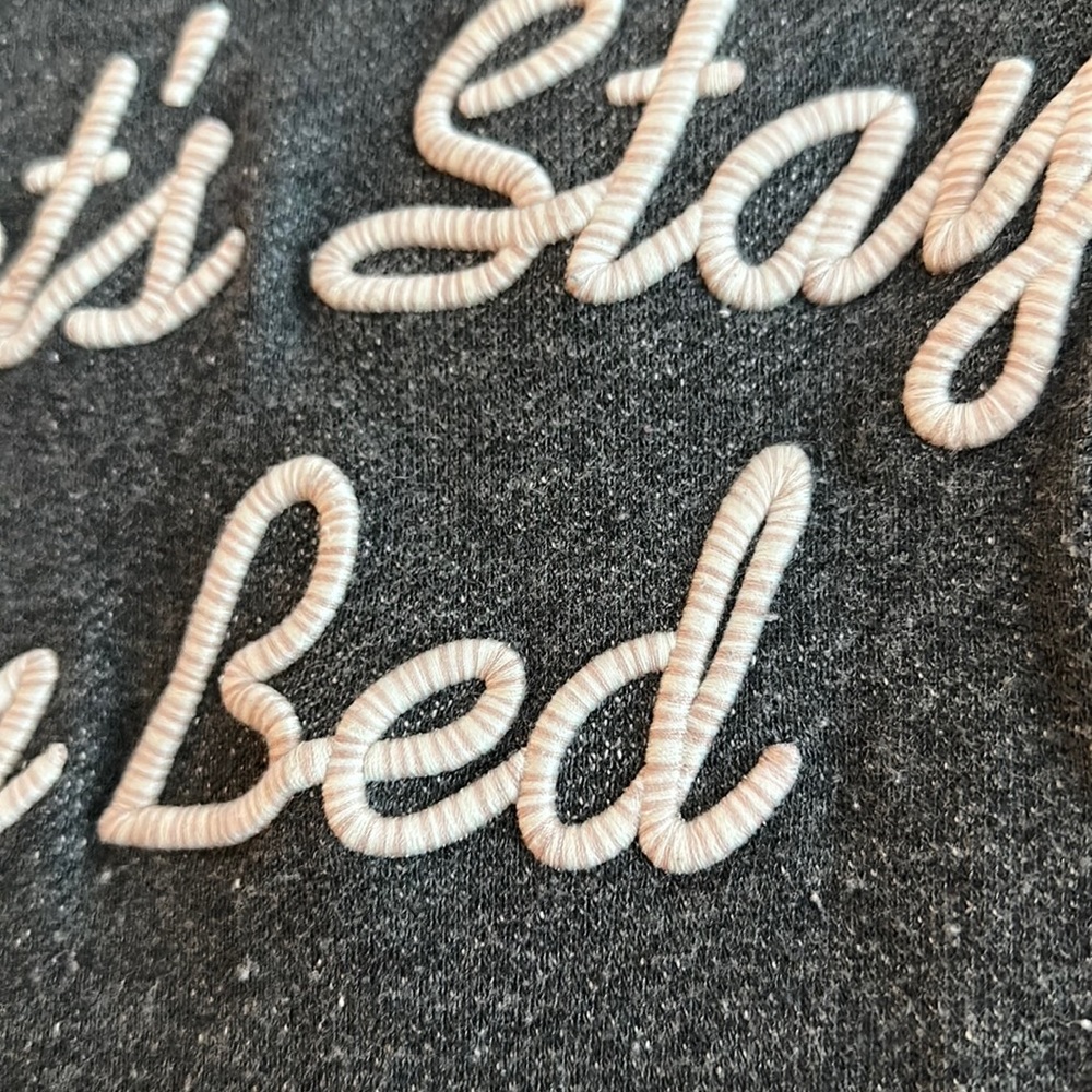 A Pea in the Pod Maternity Sweatshirt Small - Picture 2 of 3